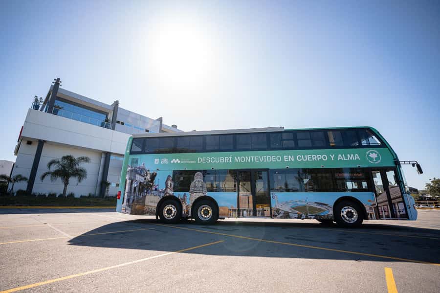 Montevideo: Sightseeing Hop-On Hop-Off Bus Tour - 24-Hour Ticket Logic: Plan in Loose Loops