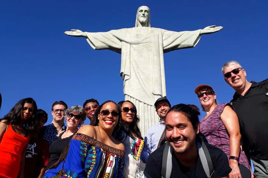 Rio de Janeiro Full-Day Sightseeing Tour - Ipanema Lunch: A Midday Reset Right Where Everyone Wants to Be