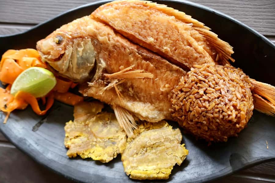 Typical lunch on beach, mangrove tour & fishing with natives - Mangrove tour through natural channels: seeing the ecosystem up close